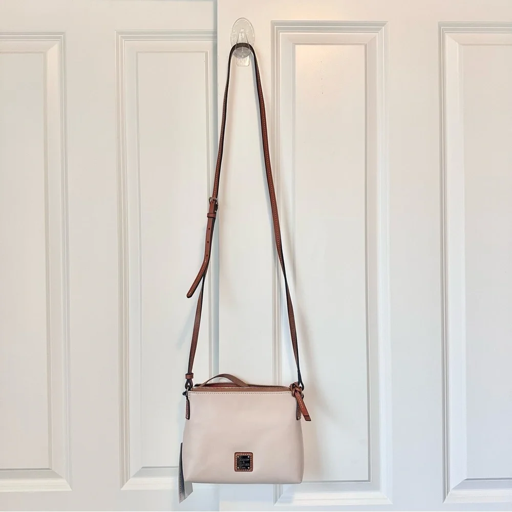 New! Dooney and Bourke Light Blush Pink Wexford Leather Rosie Crossbody Purse - Picture 3 of 16